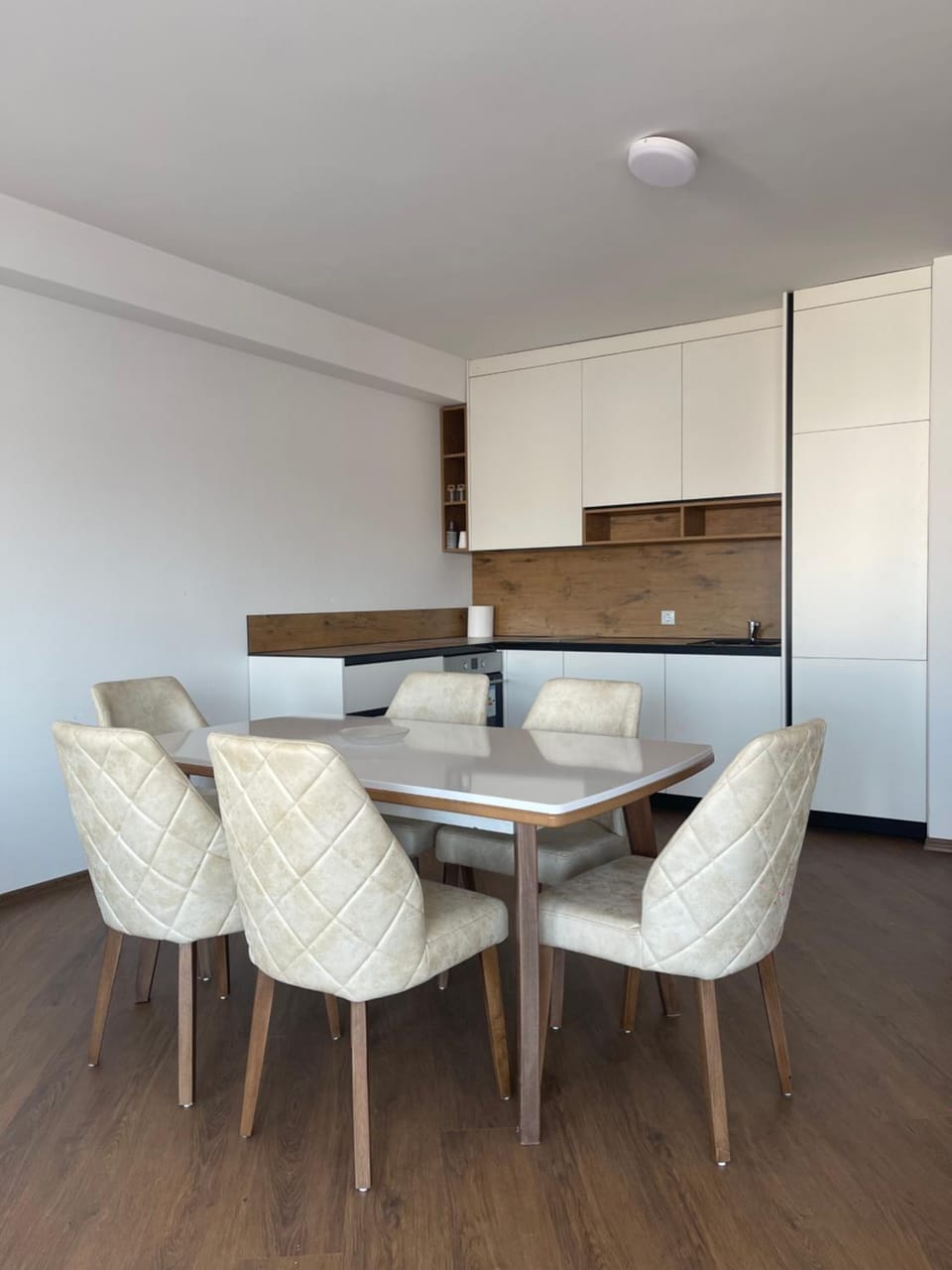 Sky Line Apartm in City Center, 3BR, Free Parking Apartment in Serbia