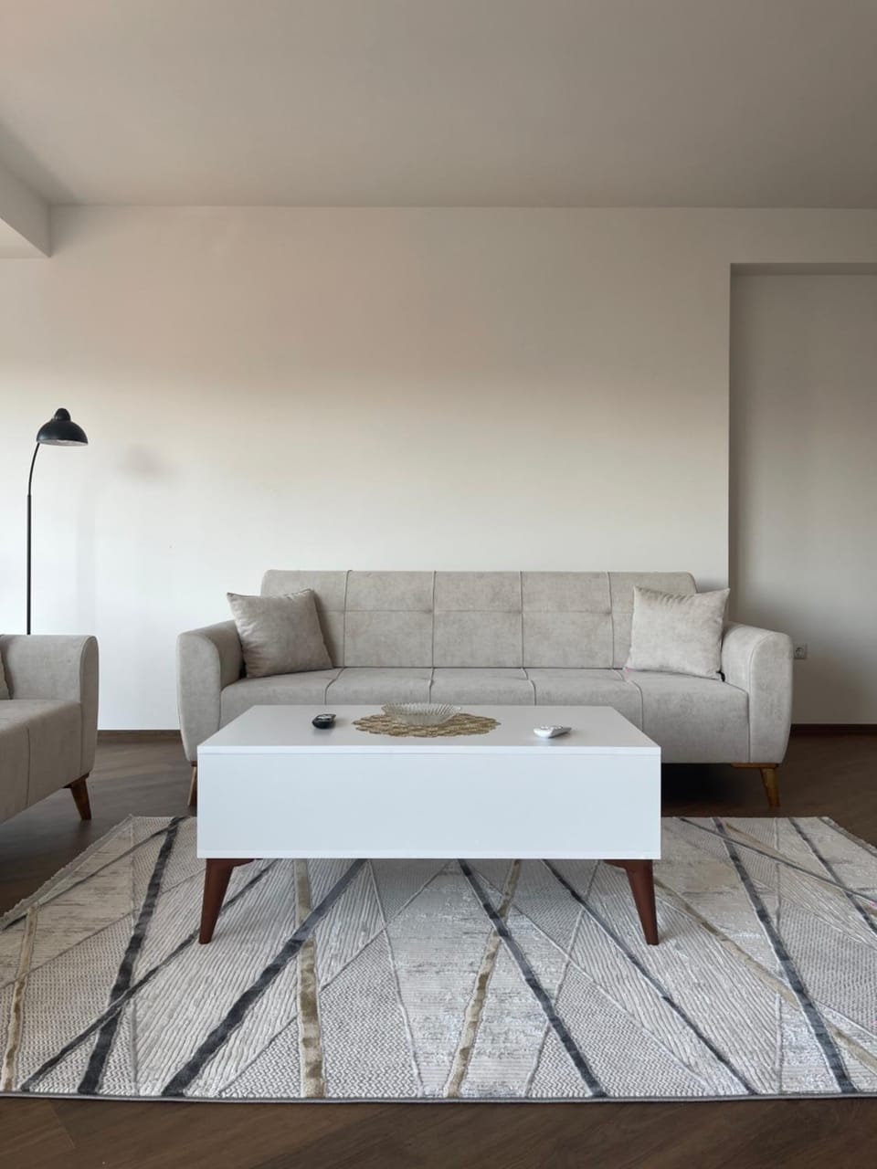 Sky Line Apartm in City Center, 3BR, Free Parking Apartment in Serbia