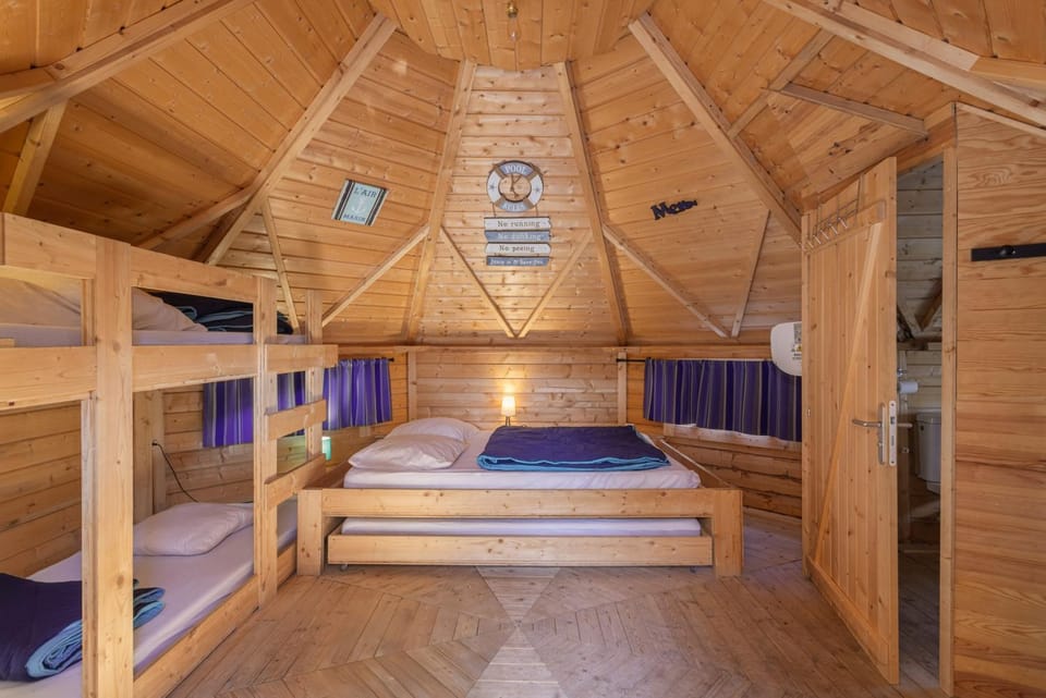 Property building, Living room, Bedroom