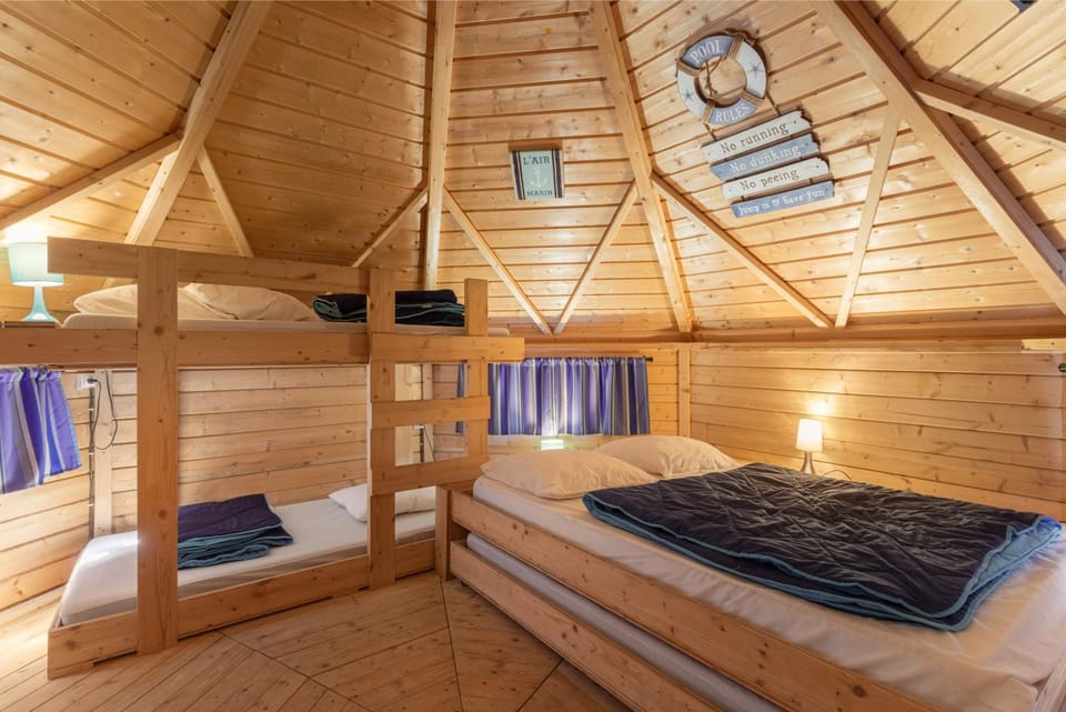 Property building, Living room, Bedroom