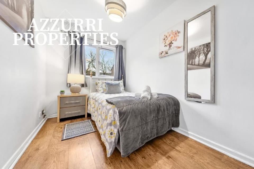 Monthly Stays at Tyndal Court By Azzurri Properties Short Lets & Serviced Accommodation Brighton, Relocations Apartment in London Borough of Lewisham