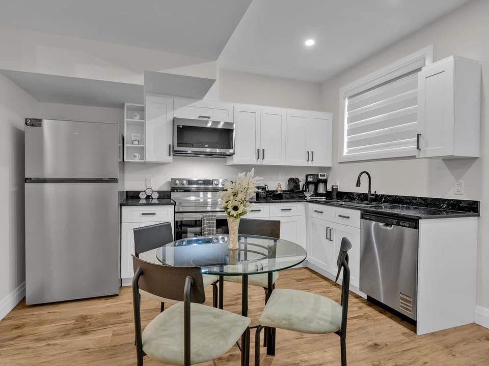 Kitchen or kitchenette, Dining area, dishwasher, oven, stove, toaster