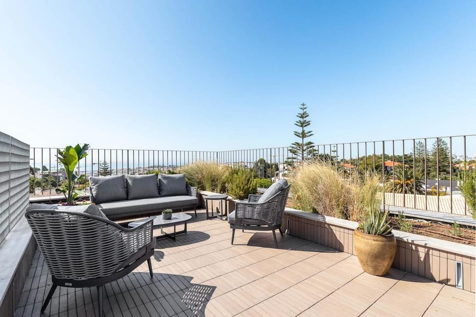 UAU Infinity Villa Cascais Rooftop Pool Apartment in Cascais