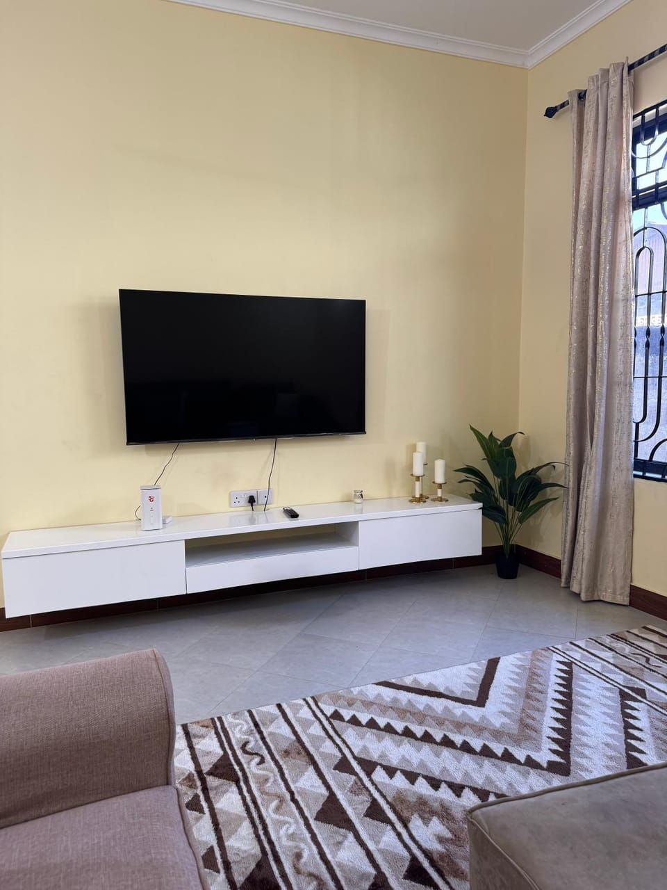 TV and multimedia, Decorative detail