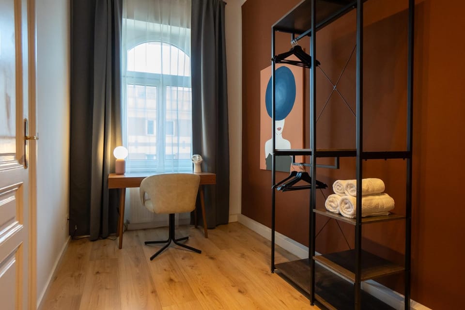 Living room, Photo of the whole room