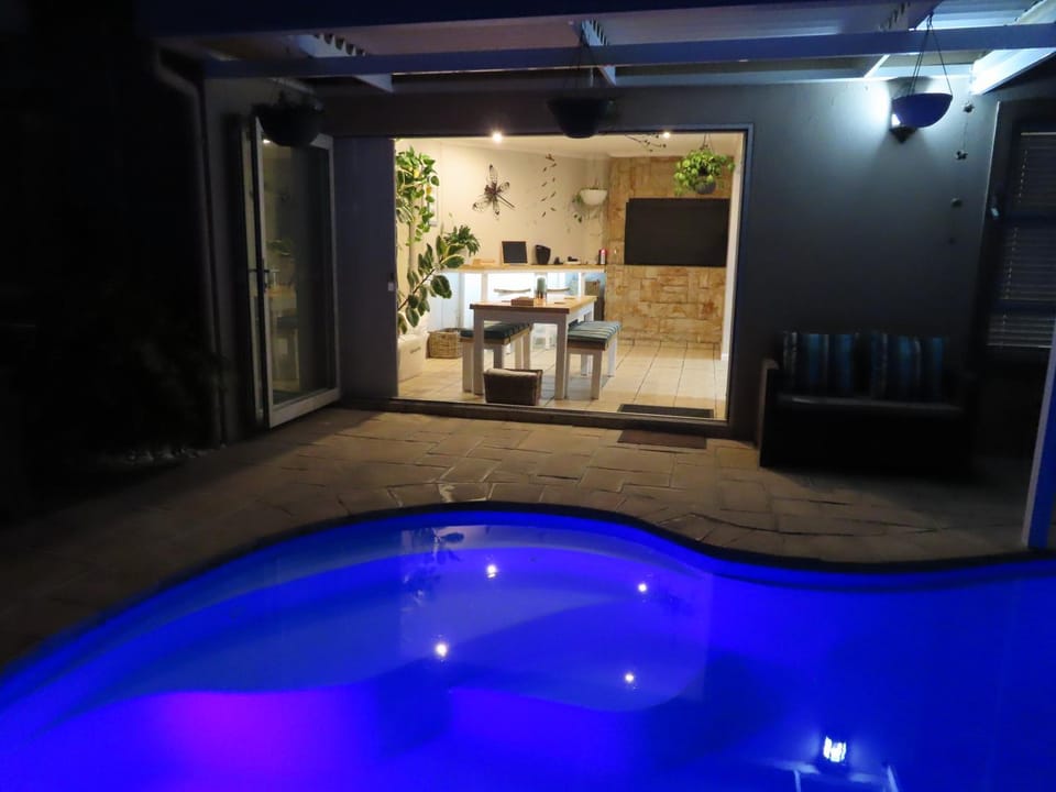 Night, Swimming pool
