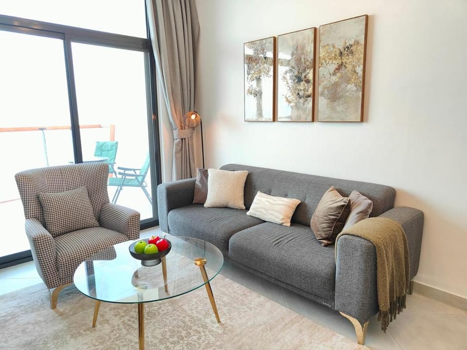 Cozy Modern 1BR with Dubai Skyline View Apartment in Dubai