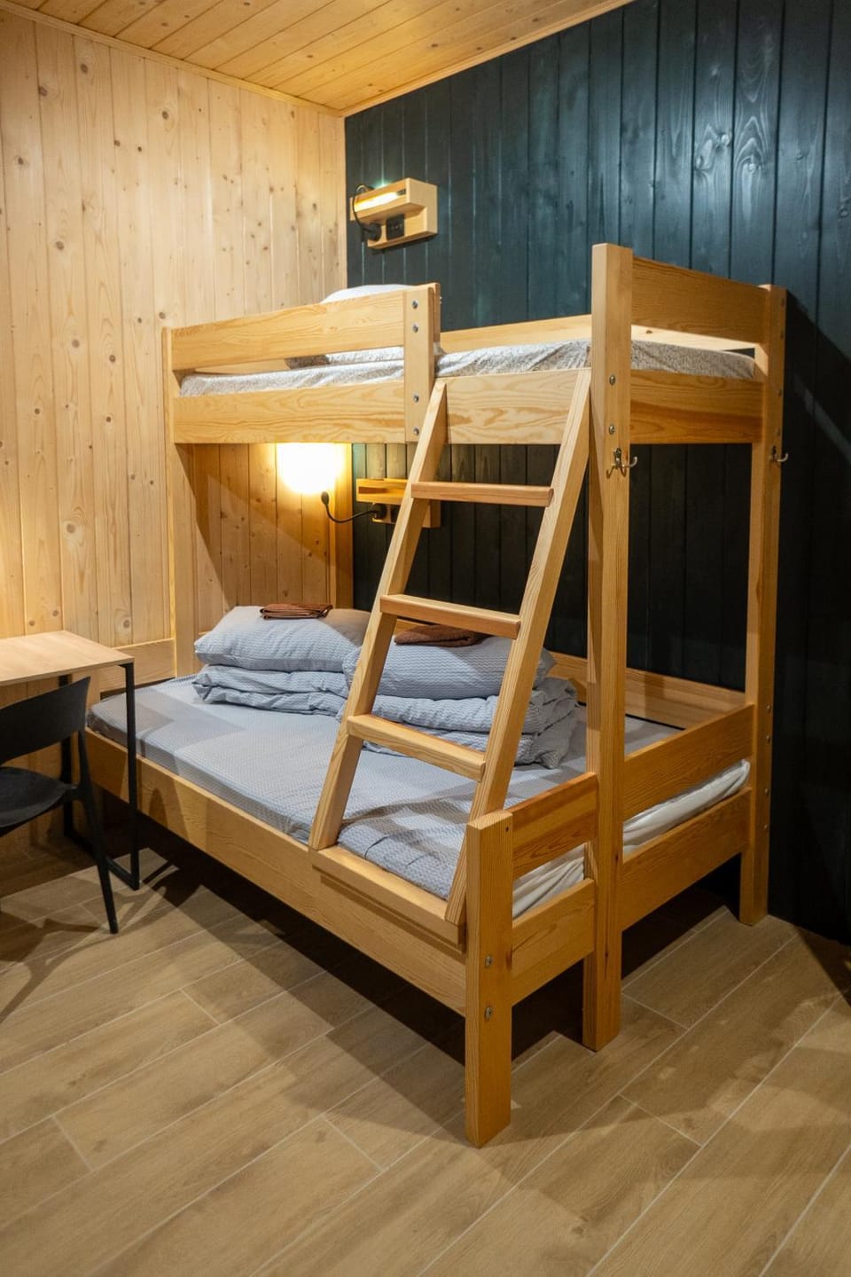 Photo of the whole room, Bedroom, bunk bed