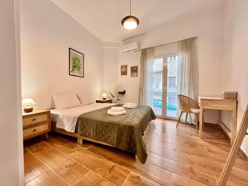 Earthy Retreat in Central Athens Fully renovated Apartment in Athens
