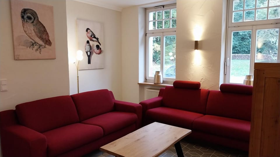 Living room, Seating area