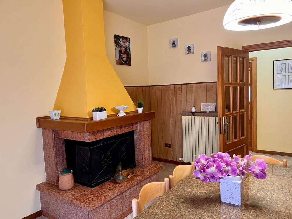 fireplace, kitchen