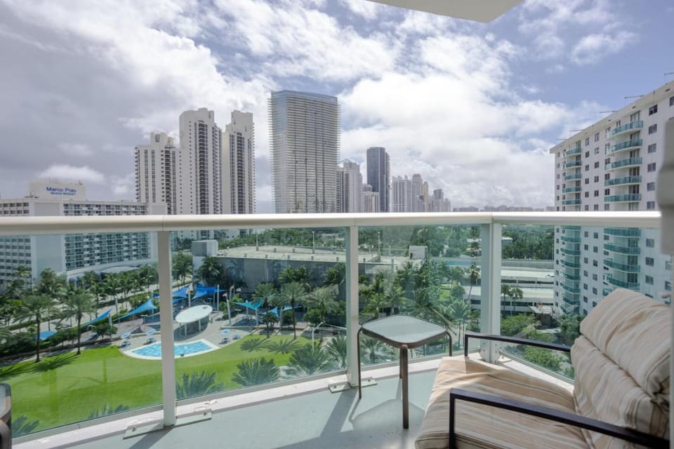 Property building, View (from property/room), Balcony/Terrace