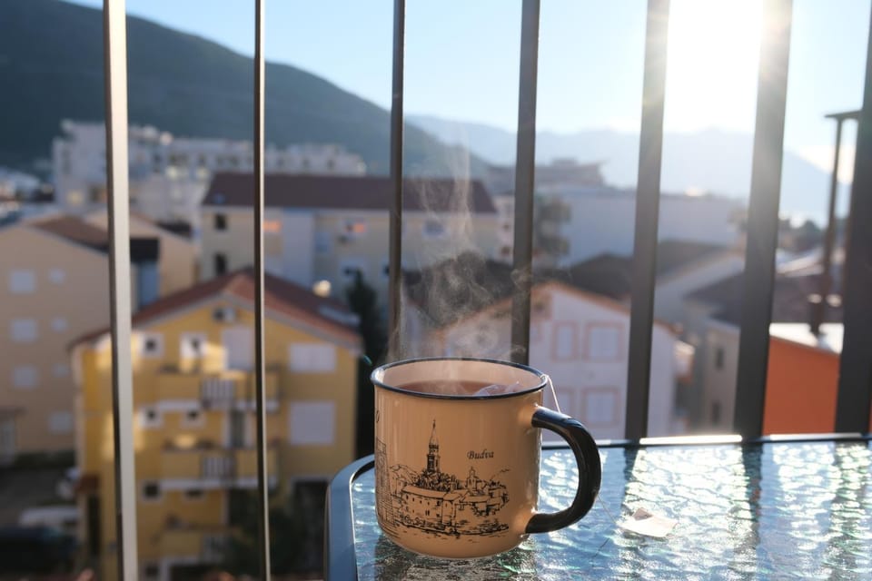 Natural landscape, Coffee/tea facilities, Balcony/Terrace, Dining area, City view, Mountain view, Sea view