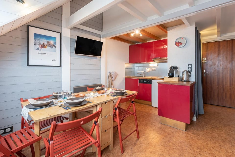 Kitchen or kitchenette, Living room
