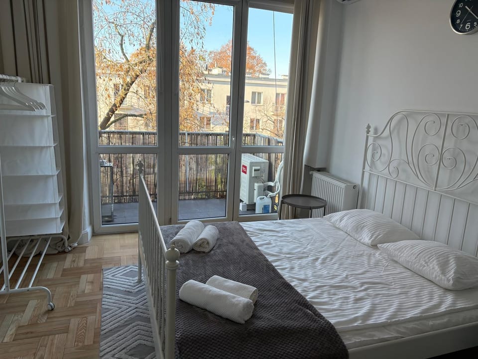 Apartament Paryska Apartment in Warsaw