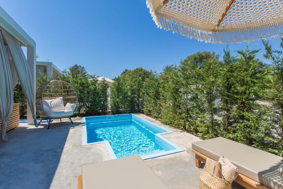 Pool view, Swimming pool