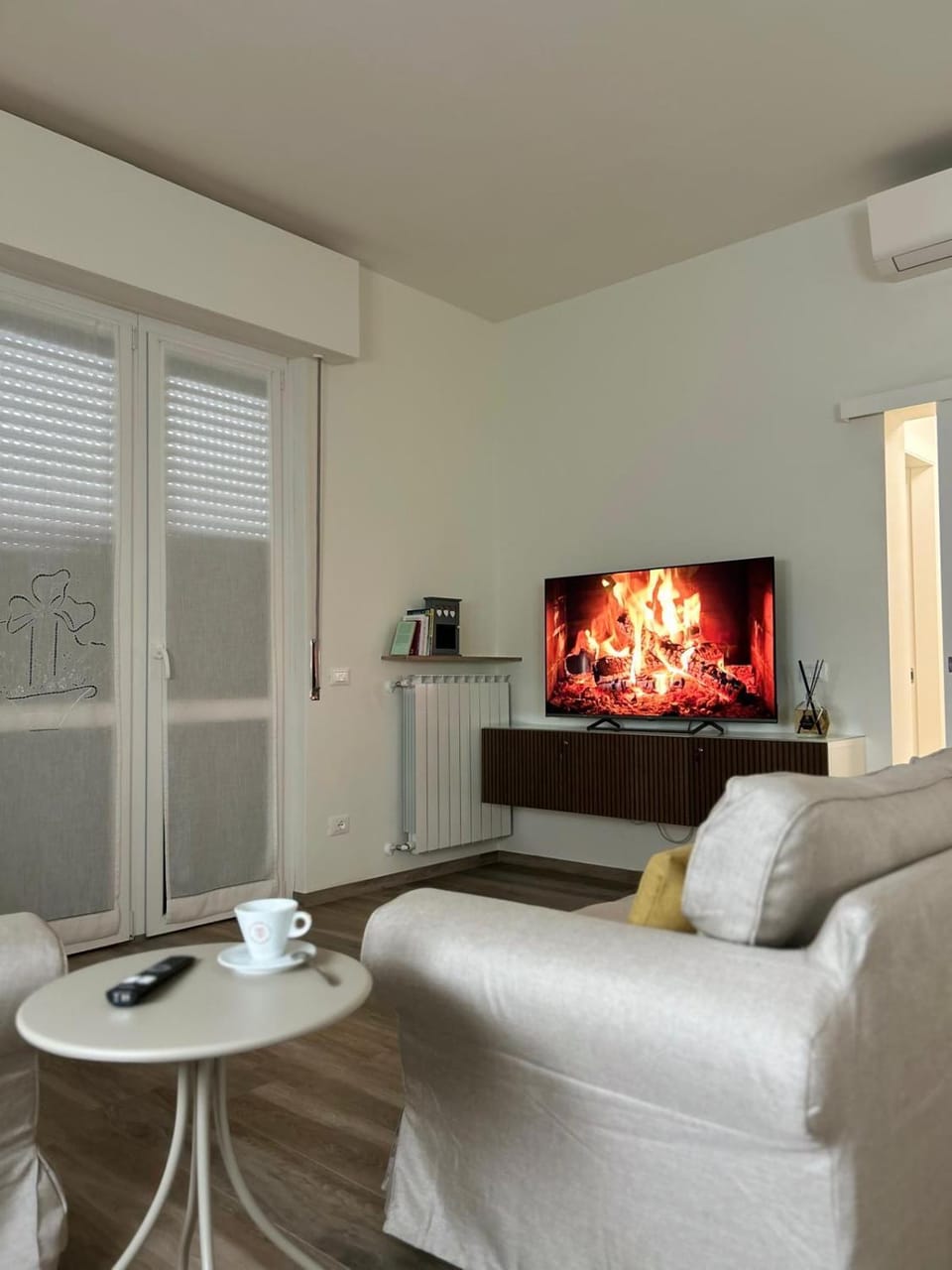 TV and multimedia, Seating area