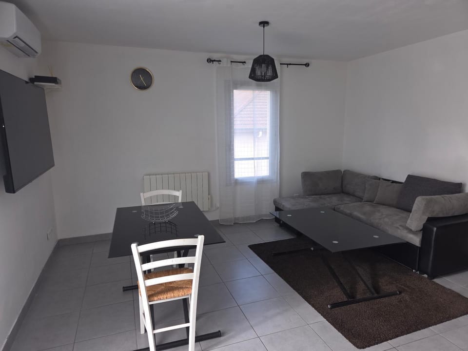 charmant T2 la soie avec place de parking Apartment in Villeurbanne