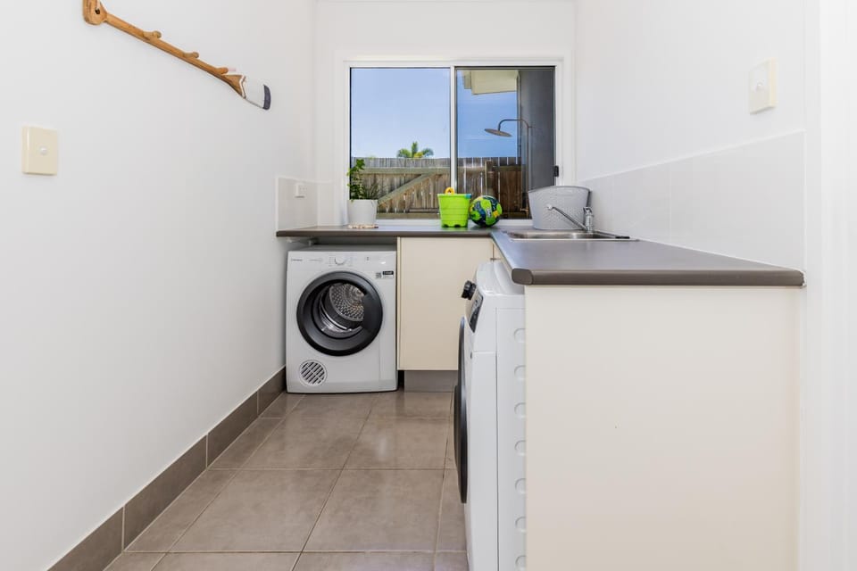 laundry, washing machine, dryer