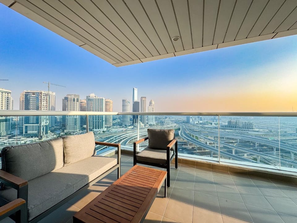 Opal Tower Condos - Dubai Marina Apartment in Dubai