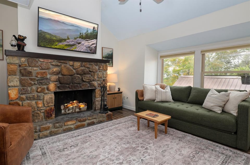 Northridge Escape at Beech-Near Ski ResortTrails House in Beech Mountain