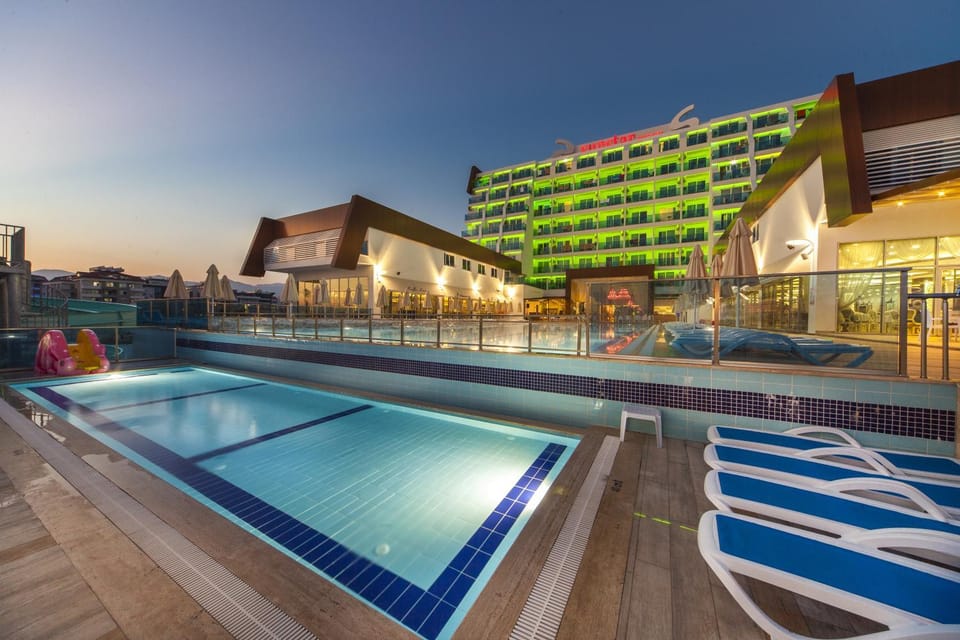 Swimming pool