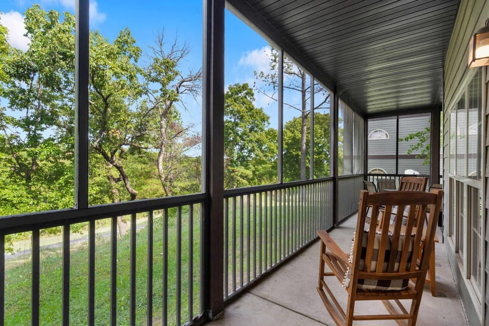 Stonebridge Hideaway - For 6 House in Table Rock Lake