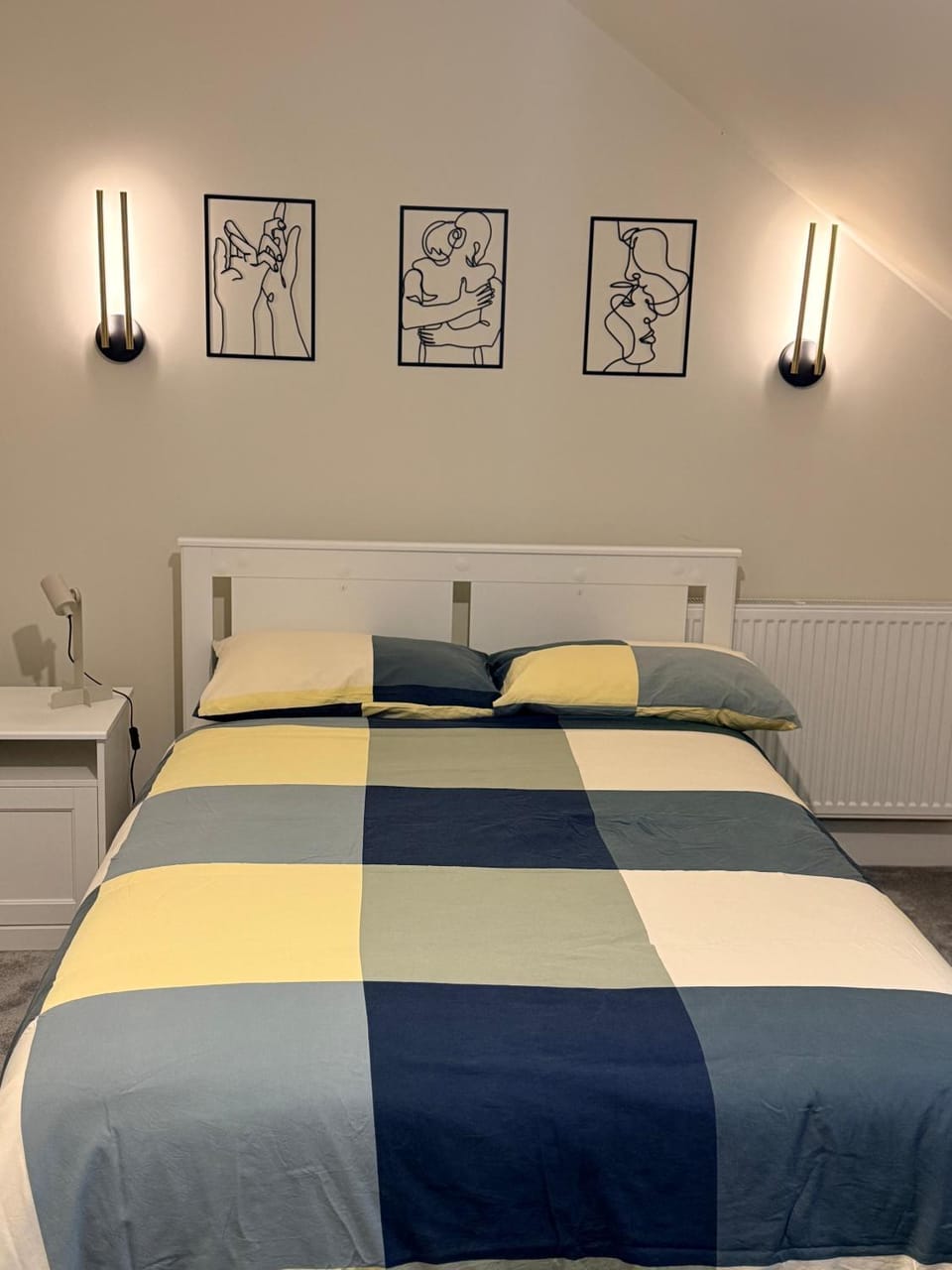 Bed, Photo of the whole room, Bedroom