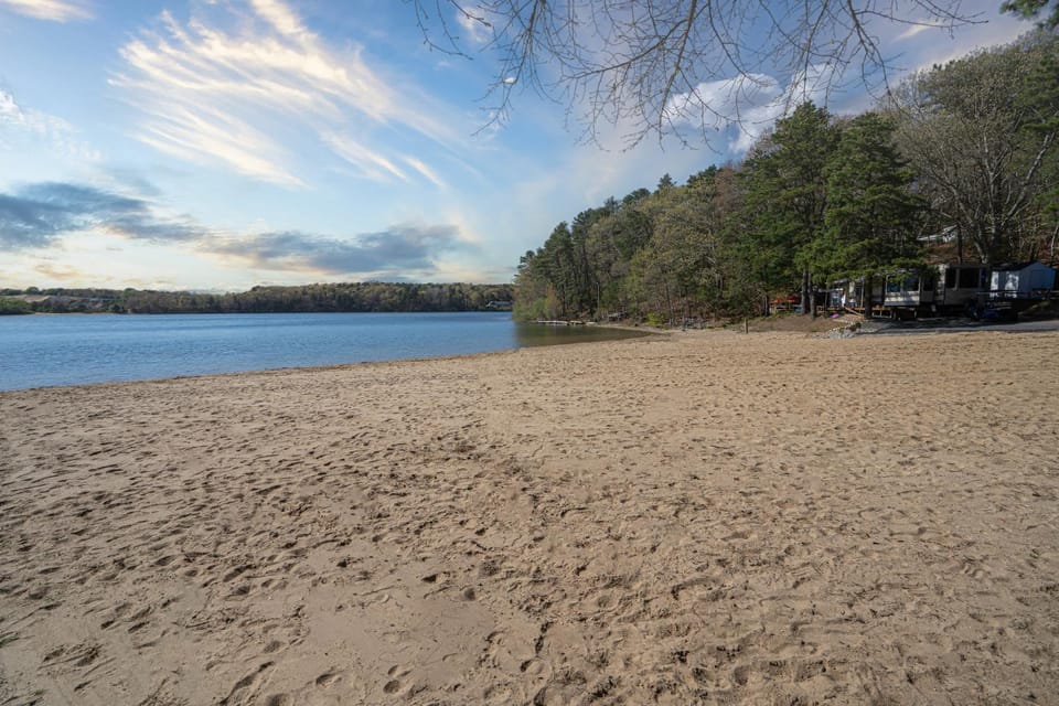 LakeView Private Beach Firepit Pool access Campground/ 
RV Resort in Sandwich
