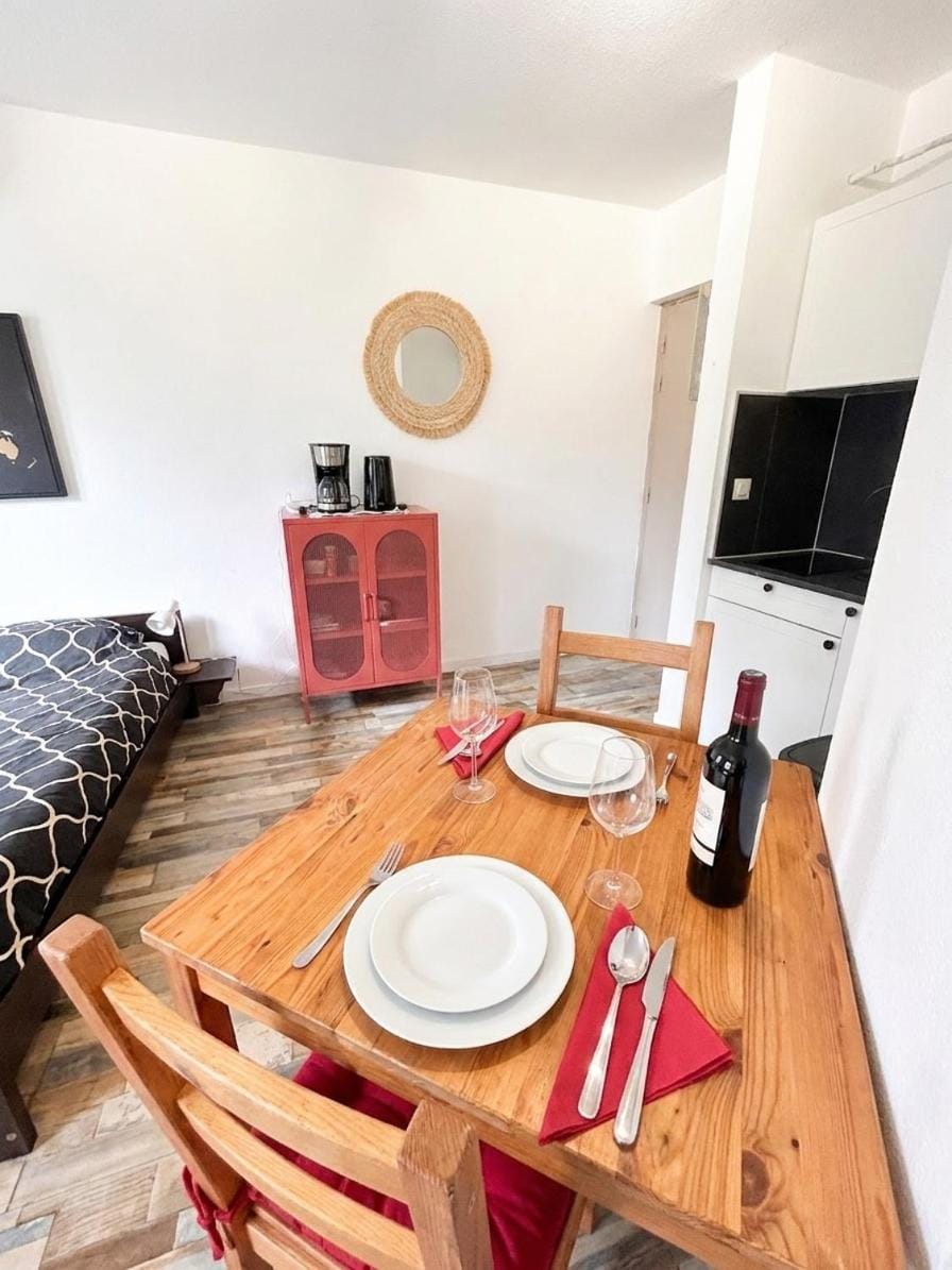 Studio au calme - 10 min des cures thermales à pied Apartment in Gréoux-les-Bains