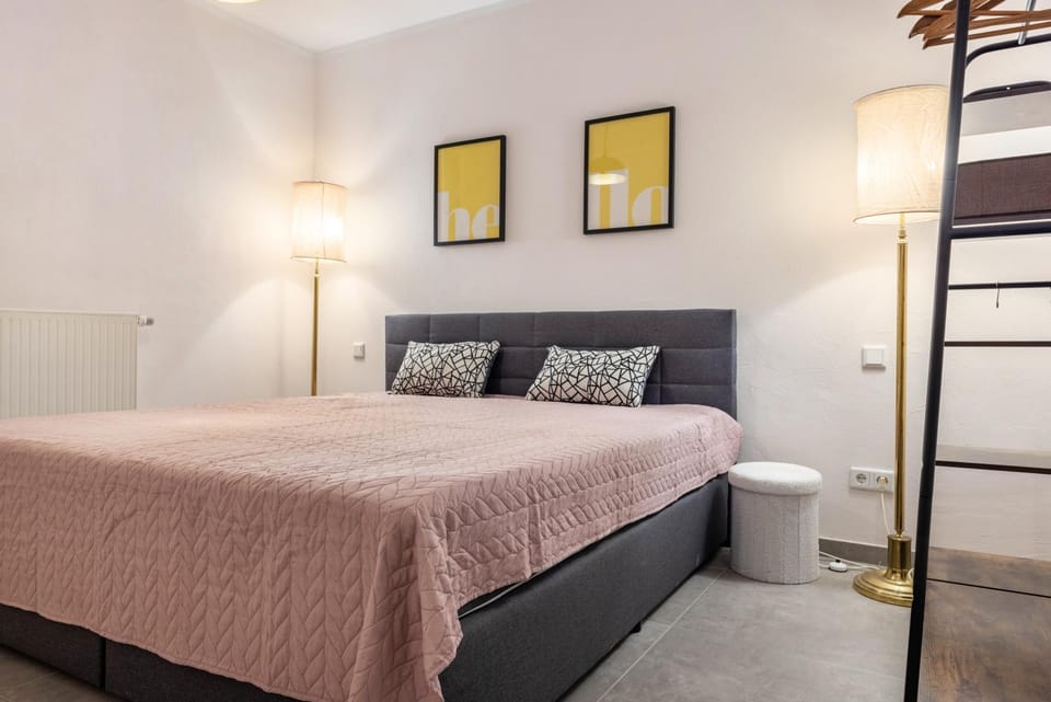 Living room, Bedroom