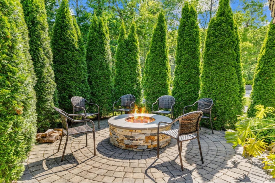 Family Escape Luxury Retreat with Heated Pool&Firepit House in Barnstable