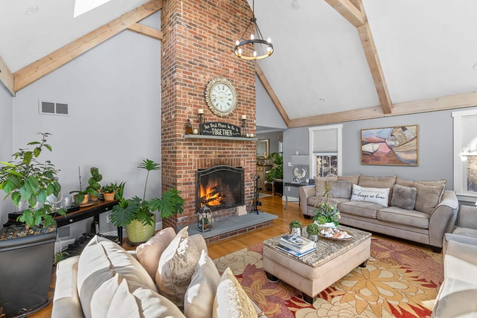 Family Escape Luxury Retreat with Heated Pool&Firepit House in Barnstable
