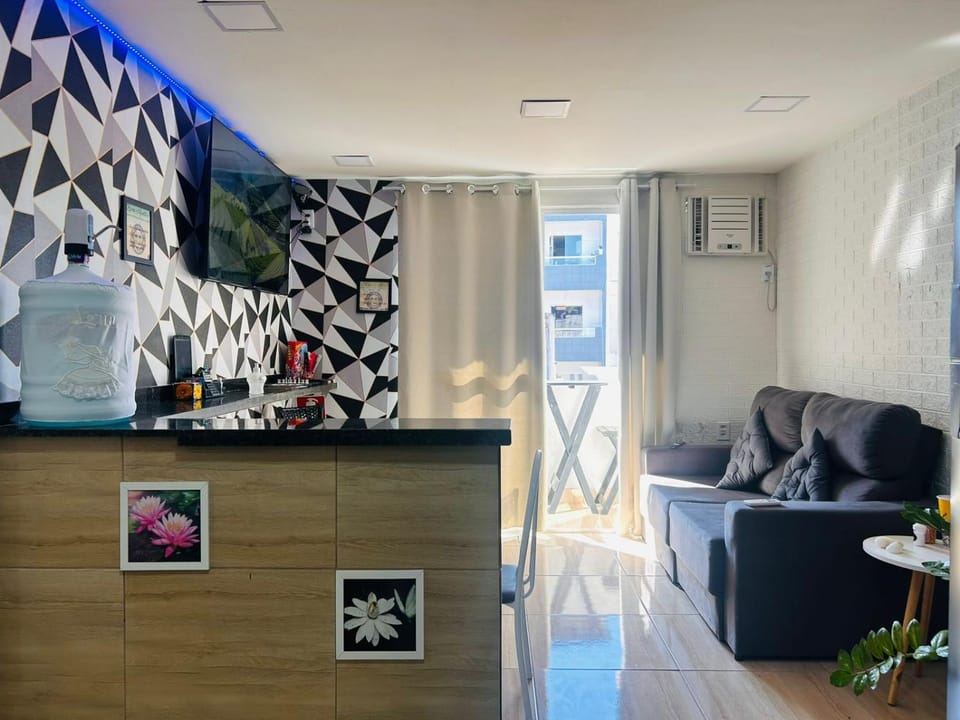 Communal lounge/ TV room, TV and multimedia, Living room, Seating area, air conditioner