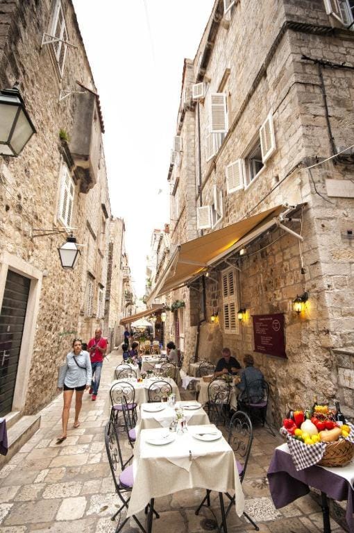 Property building, Restaurant/places to eat, Facade/entrance