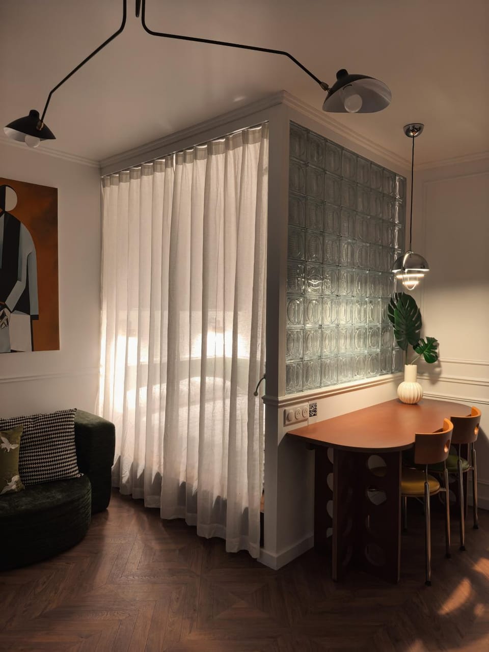Eiffel Tower 6-Min Walk Charming Studio 3 sleeper Apartment in Paris