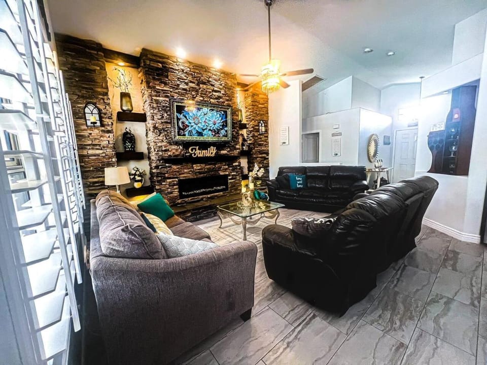 Civic Centre, Resort Oasis, Open Kitchen & Priv Entry House in Gilbert
