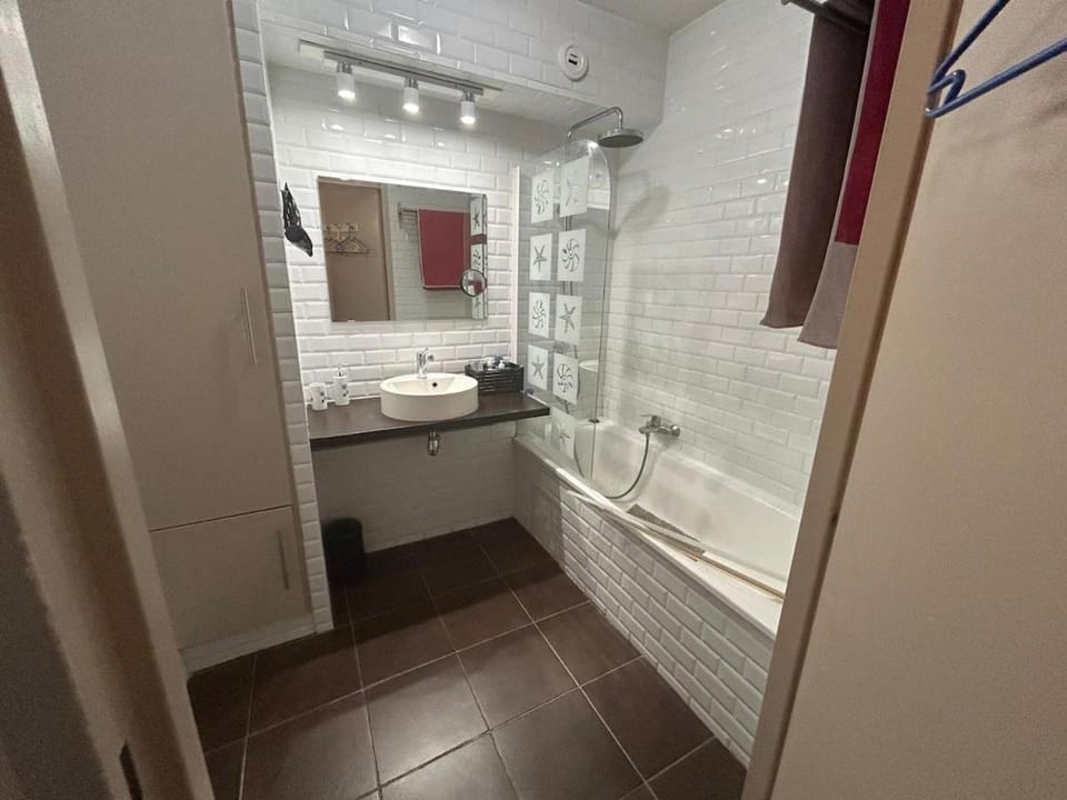 Vue Marina, Piscine, Terrasse & Fibre Apartment in Mandelieu-La Napoule