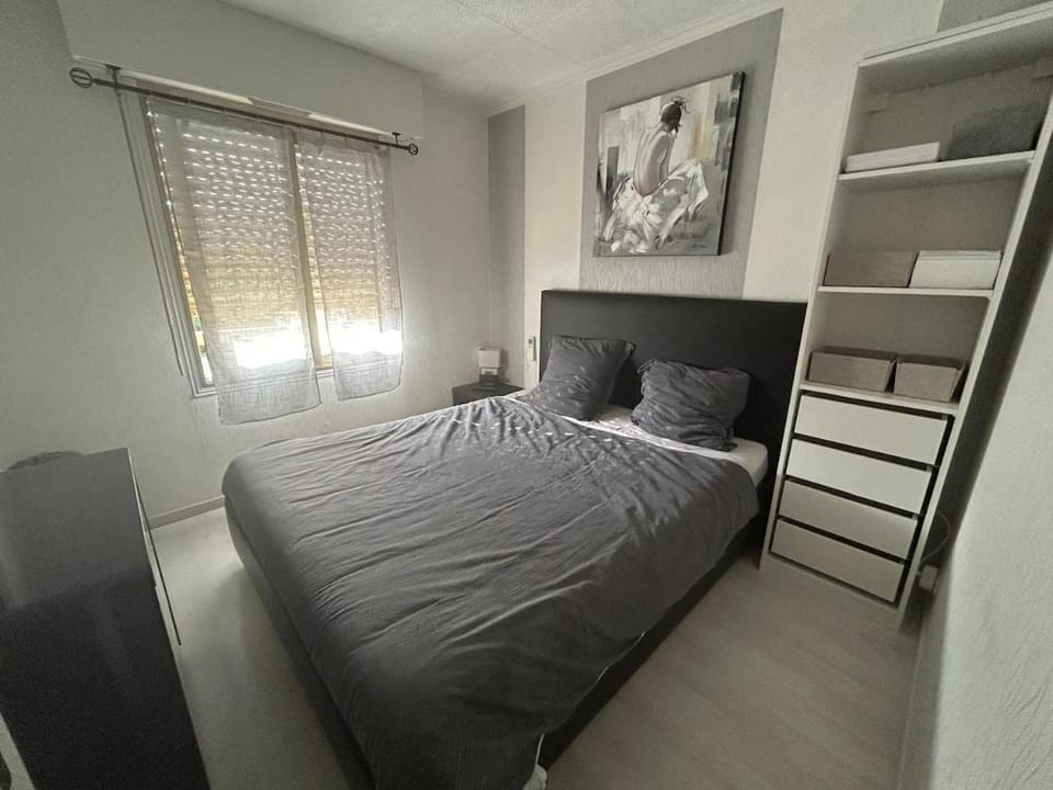 Vue Marina, Piscine, Terrasse & Fibre Apartment in Mandelieu-La Napoule