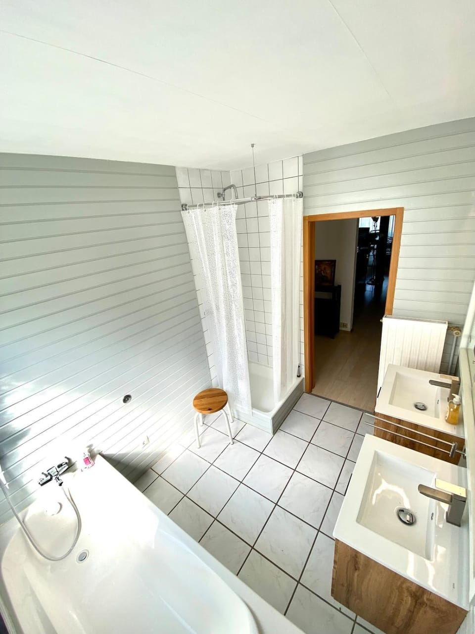 Shower, Bathroom, Bath, towels
