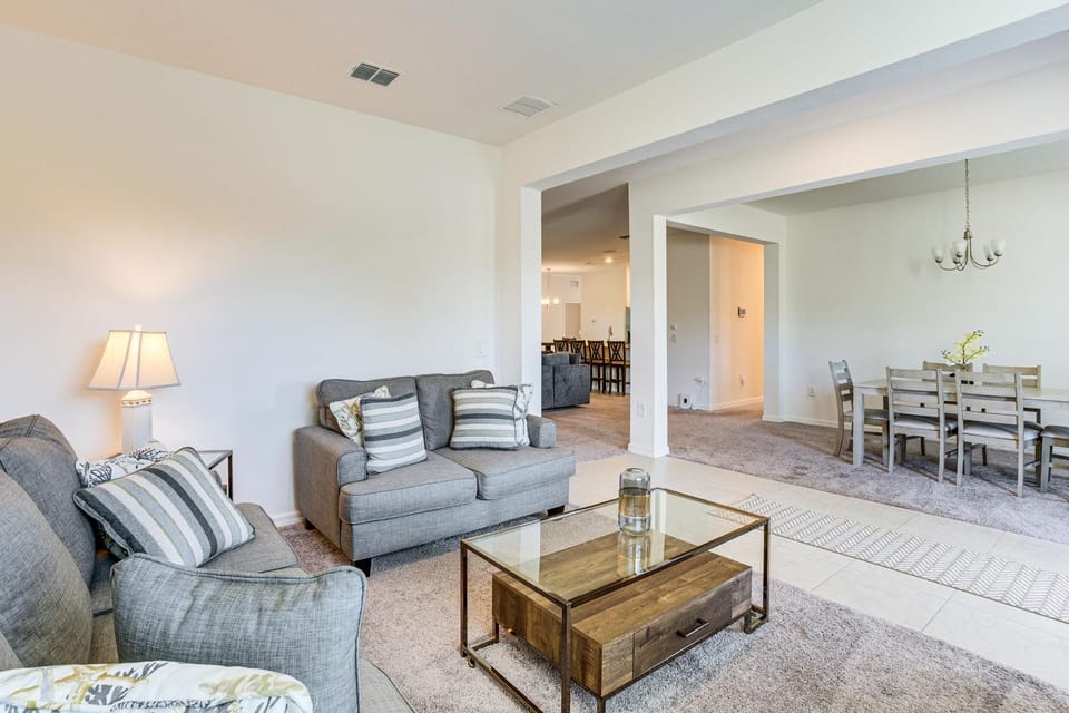 Family Home 7 Mi to Fort Charlotte Beach Park! House in North Port