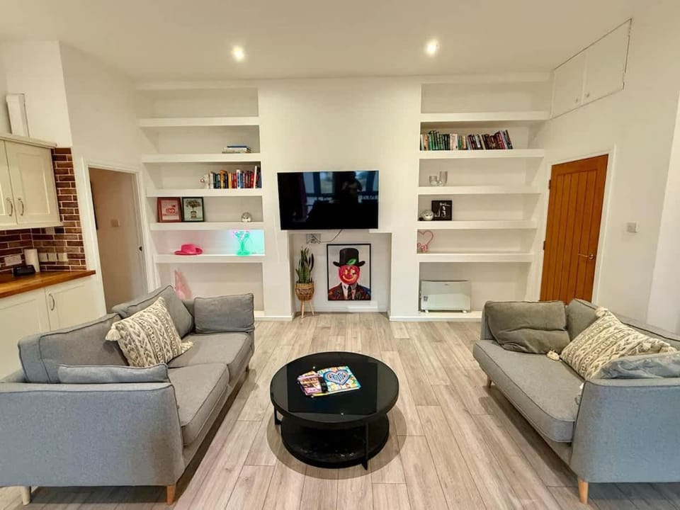 BIG FUN Flat in City Centre with Patio Apartment in Bristol