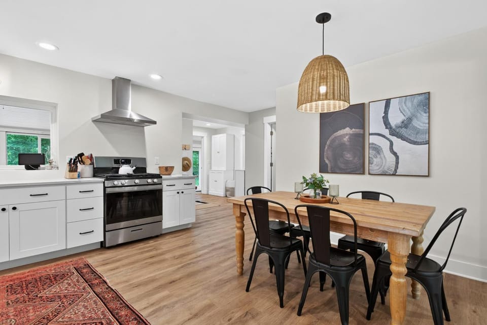 Towering Oaks Cottage House in Chikaming Township