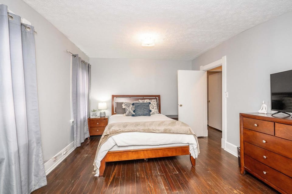 Queen City Suites 2 - For 4 Apartment in Over The Rhine