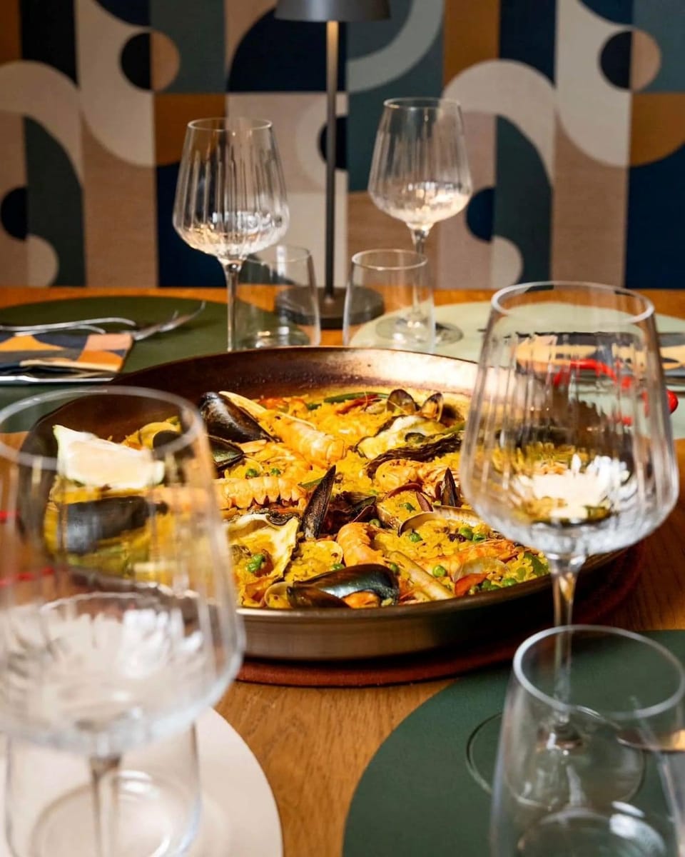 Restaurant/places to eat, Food and drinks