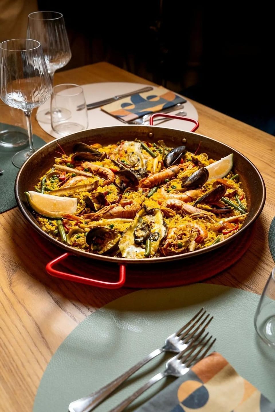Restaurant/places to eat, Food and drinks