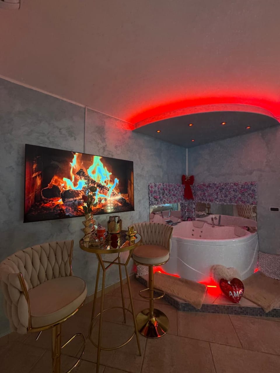 Hot Tub, TV and multimedia
