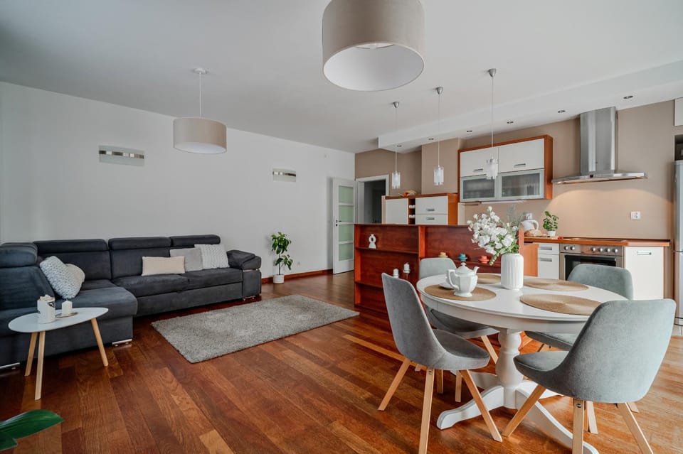Living room, Seating area, Dining area, pet friendly