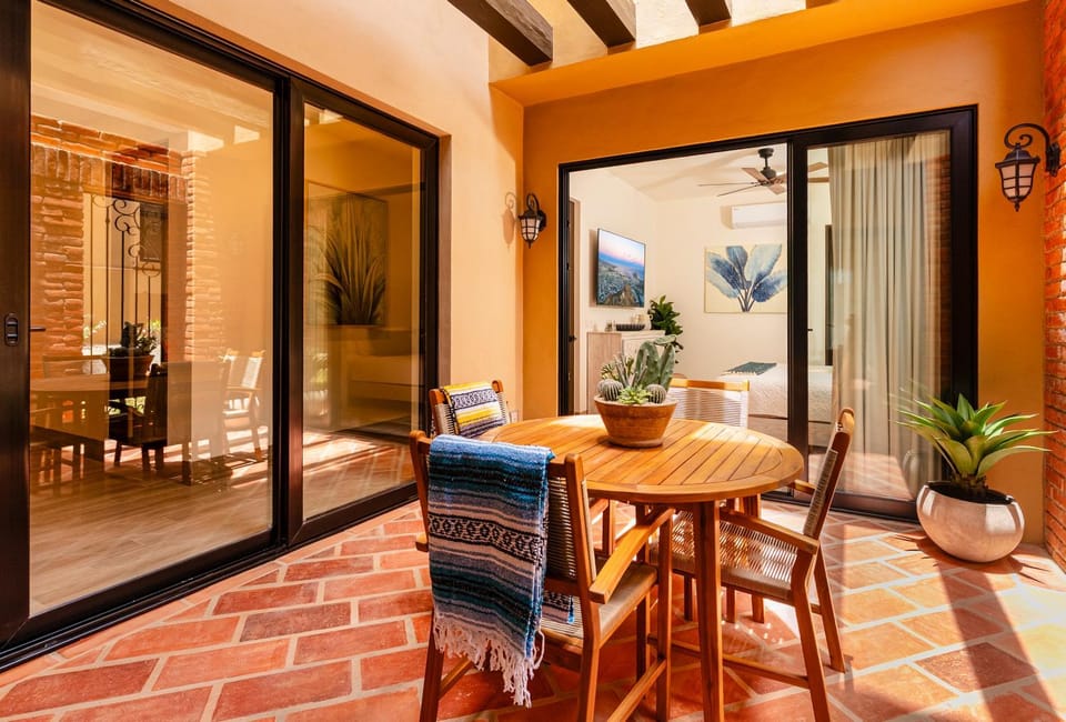 Patio, Balcony/Terrace