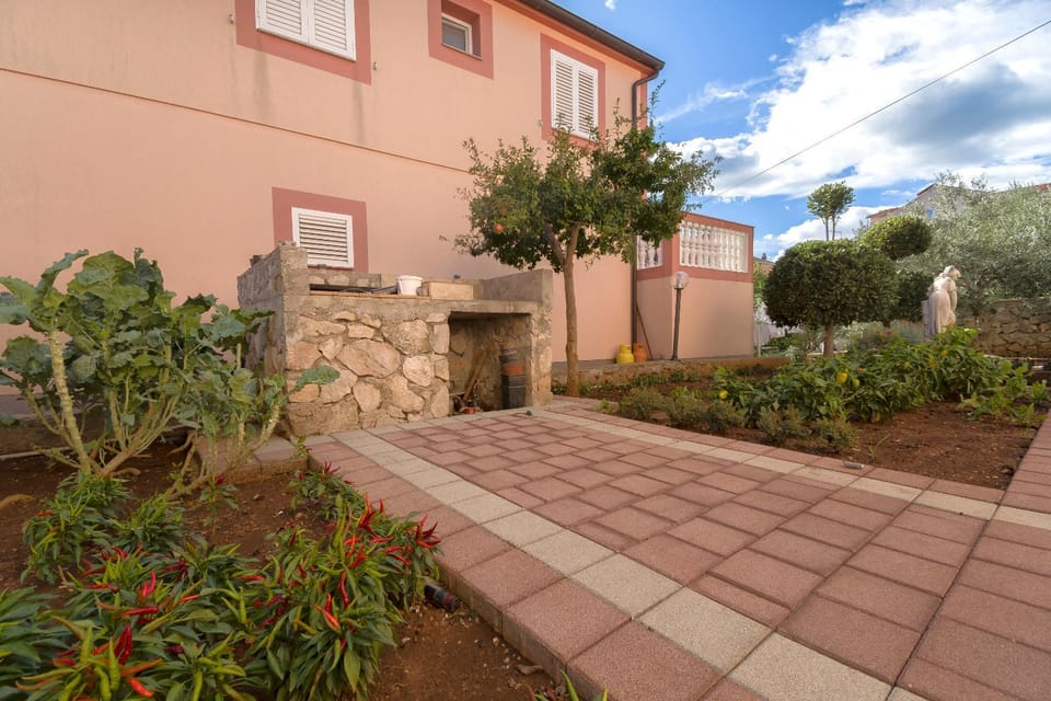 Facade/entrance, BBQ facilities